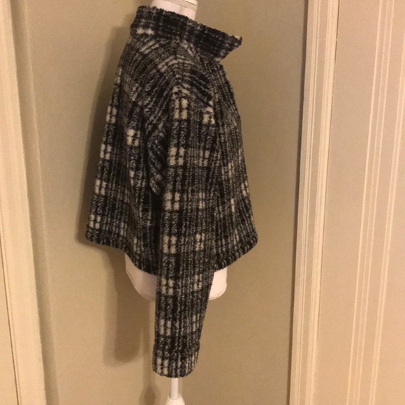 Black/White waist length jacket size medium. - Picture 4 of 4